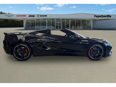 Used 2021 Chevrolet Corvette Stingray Premium Conv w/ Z51 Performance Package RWD image 2