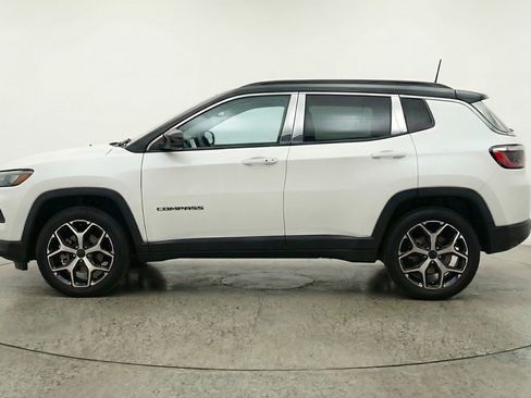 Used 2025 Jeep Compass Limited image 5