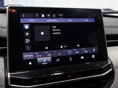 Used 2024 Jeep Compass Latitude image 2