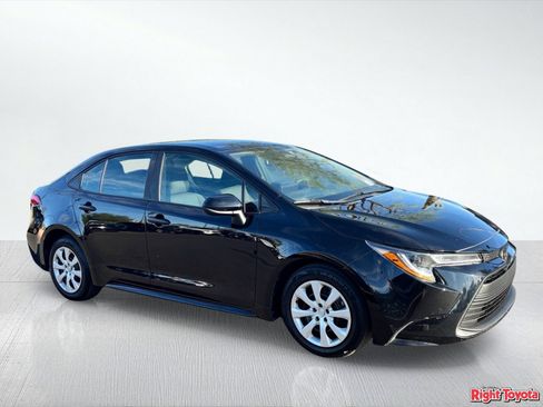 Certified 2025 Toyota Corolla LE FWD image 9