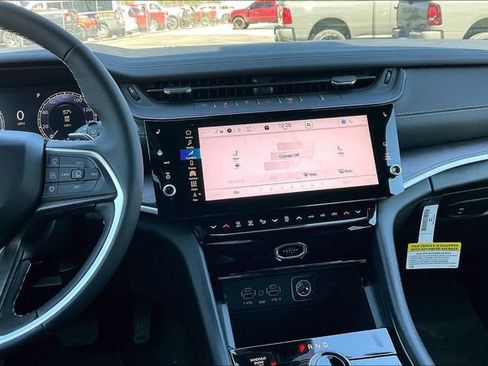 New 2026 Jeep Grand Cherokee Limited AWD/4WD image 7