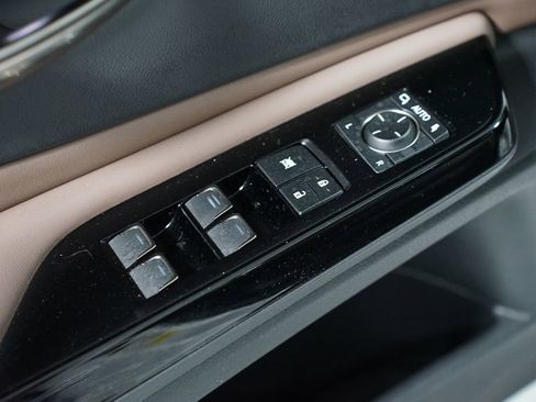 Used 2024 Lexus ES 350 Ultra Luxury w/ Accessory Package (Z2) image 33