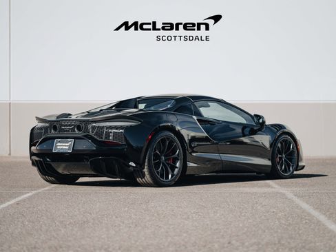Used 2025 McLaren Artura Spider image 6