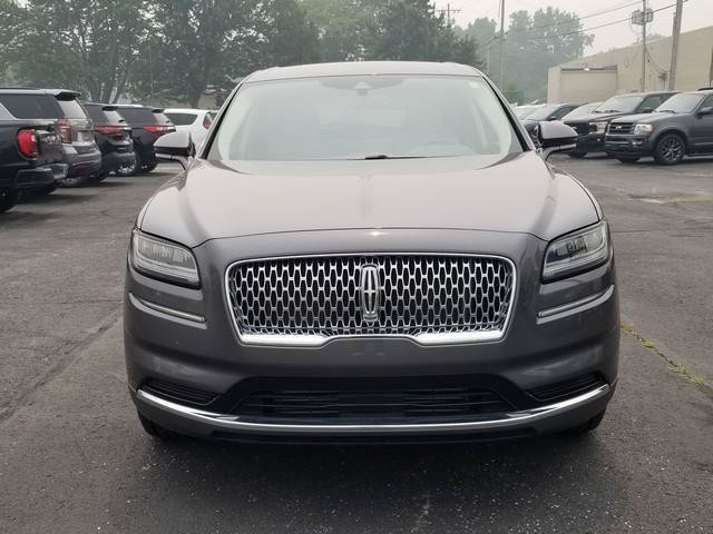 Used 2022 Lincoln Nautilus AWD image 2