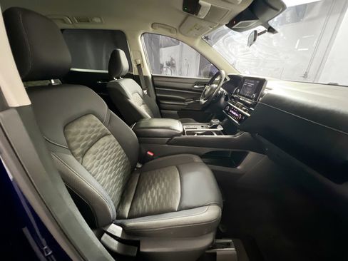 Used 2022 Nissan Pathfinder SV FWD image 30