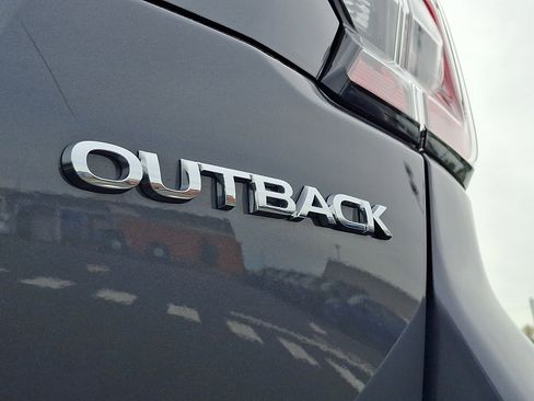 Certified 2025 Subaru Outback Premium w/ Popular Package #1A AWD/4WD image 31