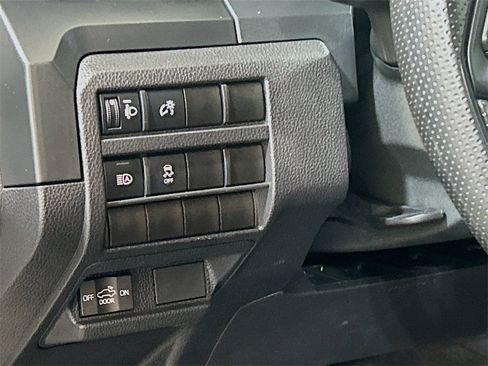 Used 2025 Toyota Tacoma SR image 8