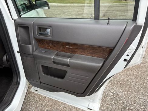 Used 2019 Ford Flex Limited FWD image 14