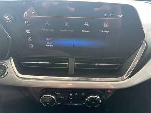 Used 2024 Chevrolet Trax LT FWD image 27