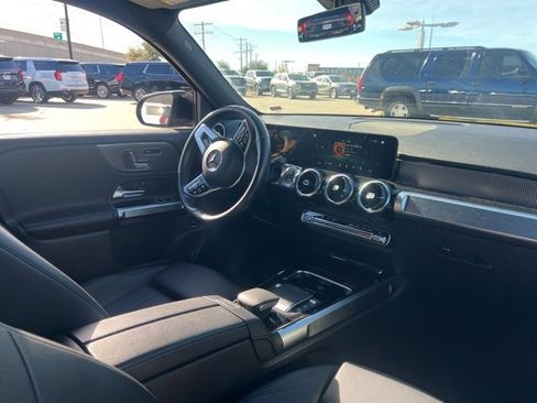 Used 2023 Mercedes-Benz GLB 250 image 6