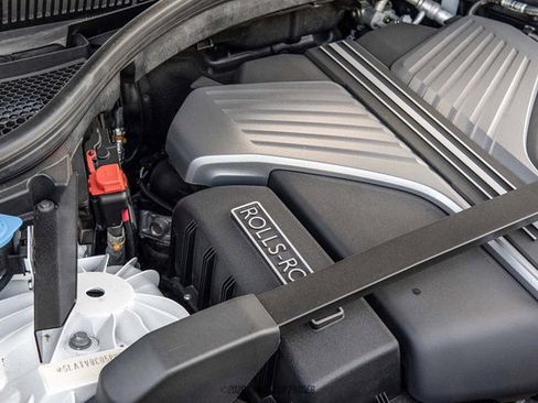 Used 2023 Rolls-Royce Cullinan Black Badge AWD/4WD image 18