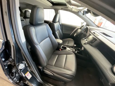 Used 2018 Toyota RAV4 Limited AWD/4WD image 25