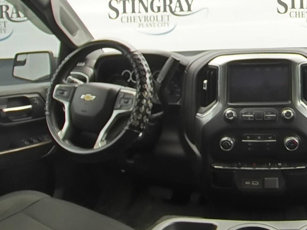 Used 2020 Chevrolet Silverado 1500 LT w/ LT Value Package RWD image 16