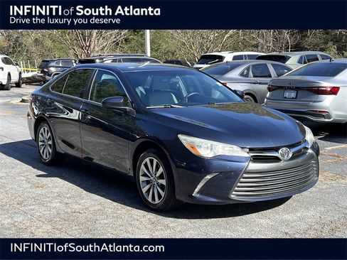 Used 2017 Toyota Camry XLE image 1