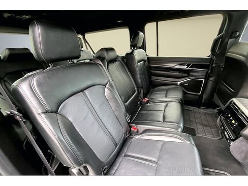 Certified 2024 Jeep Wagoneer L Series III w/ Flexible Seating Group AWD/4WD image 26