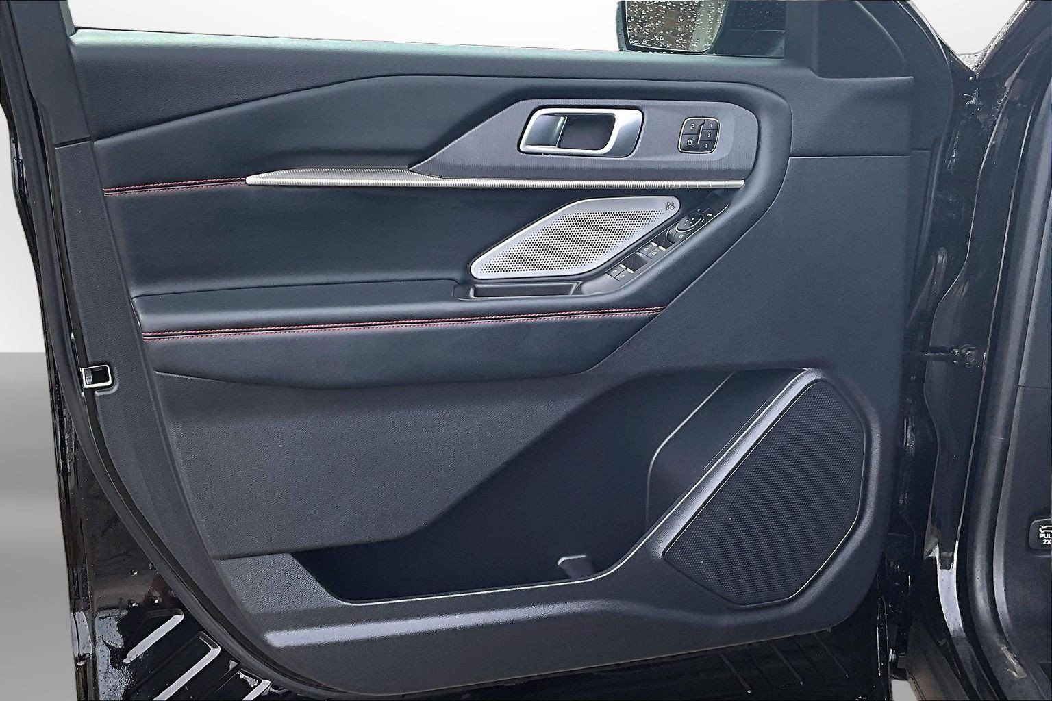 Used 2025 Ford Explorer ST RWD image 26
