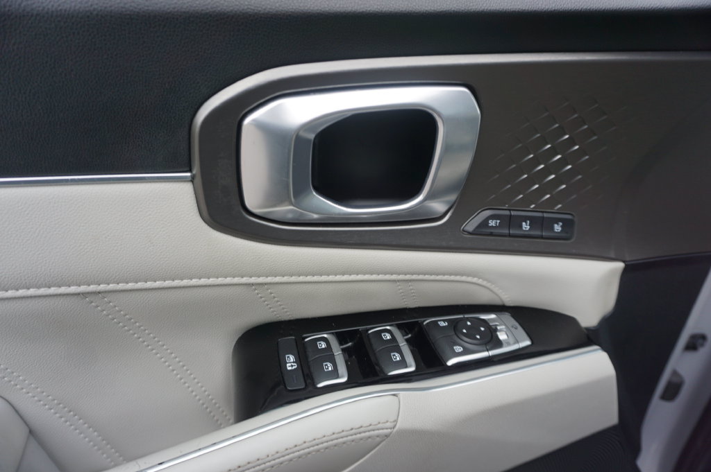 Used 2022 Kia Sorento SX FWD image 3
