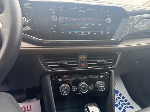 Used 2022 Volkswagen Taos SEL image 25