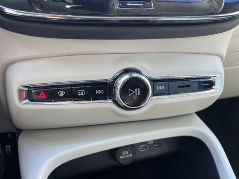 Certified 2026 Volvo XC40 B5 Plus w/ Protection Package Premier image 18