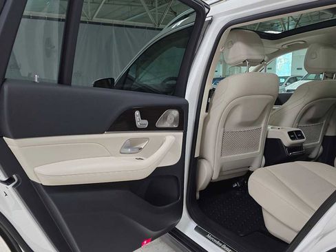 Used 2026 Mercedes-Benz GLS 450 4MATIC image 15