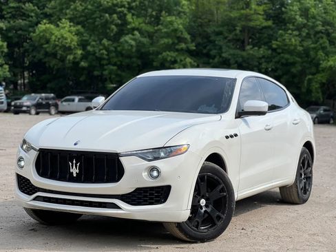 Used 2019 Maserati Levante AWD/4WD image 2