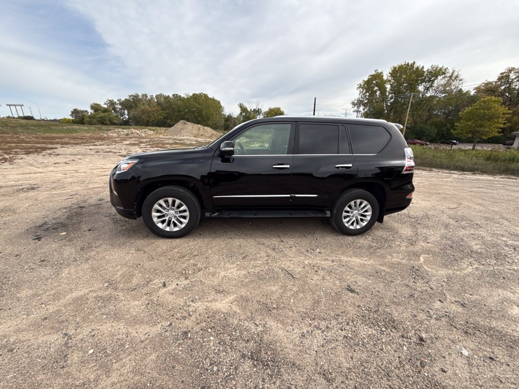 Used 2016 Lexus GX 460 w/ Premium Package AWD/4WD image 4