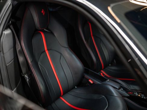 Used 2021 Ferrari F8 Tributo image 14