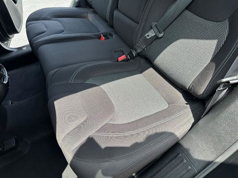 Used 2019 Jeep Cherokee Latitude w/ Popular Appearance Group AWD/4WD image 26