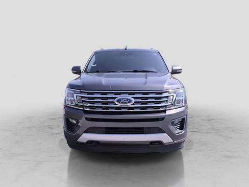 Used 2019 Ford Expedition XLT w/ Equipment Group 202A AWD/4WD image 3