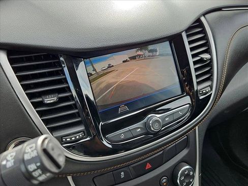 Used 2022 Chevrolet Trax LT w/ Driver Confidence Package image 13