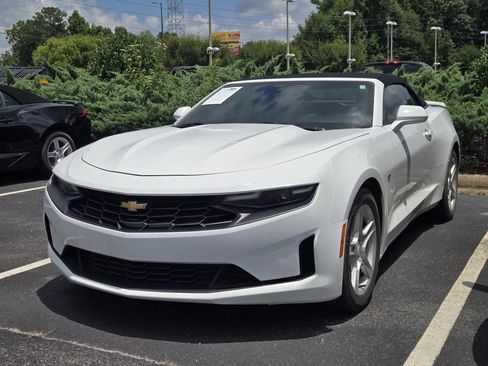 Used 2021 Chevrolet Camaro LT RWD image 5