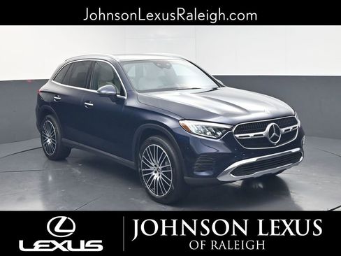 Used 2024 Mercedes-Benz GLC 300 4MATIC image 3