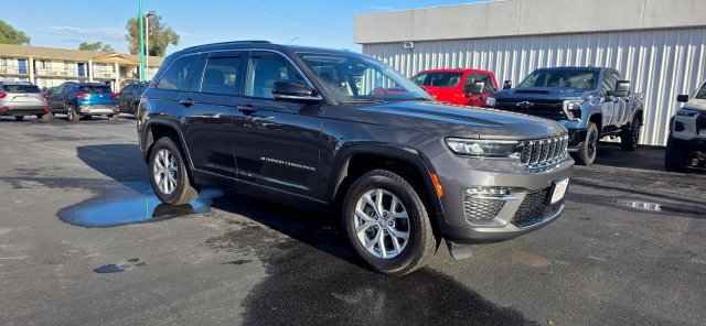 Used 2023 Jeep Grand Cherokee Limited w/ Trailer Tow Prep Group (B) AWD/4WD image 2