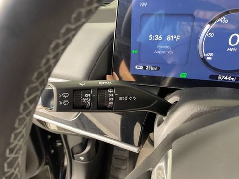 Used 2025 Honda Prologue Touring image 12