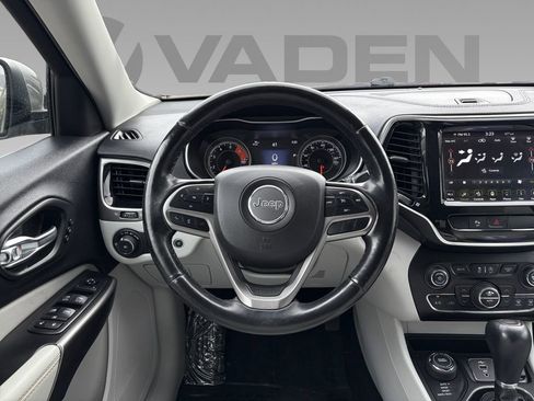 Used 2020 Jeep Cherokee Limited image 12