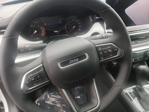 Used 2025 Jeep Compass Limited AWD/4WD image 14