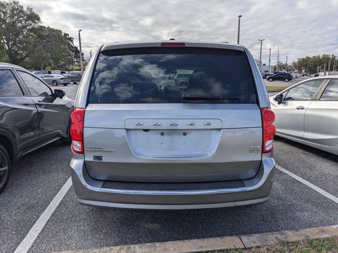 Used 2018 Dodge Grand Caravan GT image 9