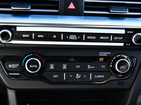 Used 2022 Kia Niro EX image 23