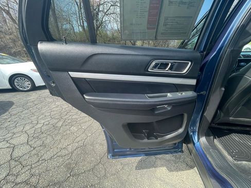 Used 2017 Ford Explorer XLT w/ Equipment Group 202A image 20