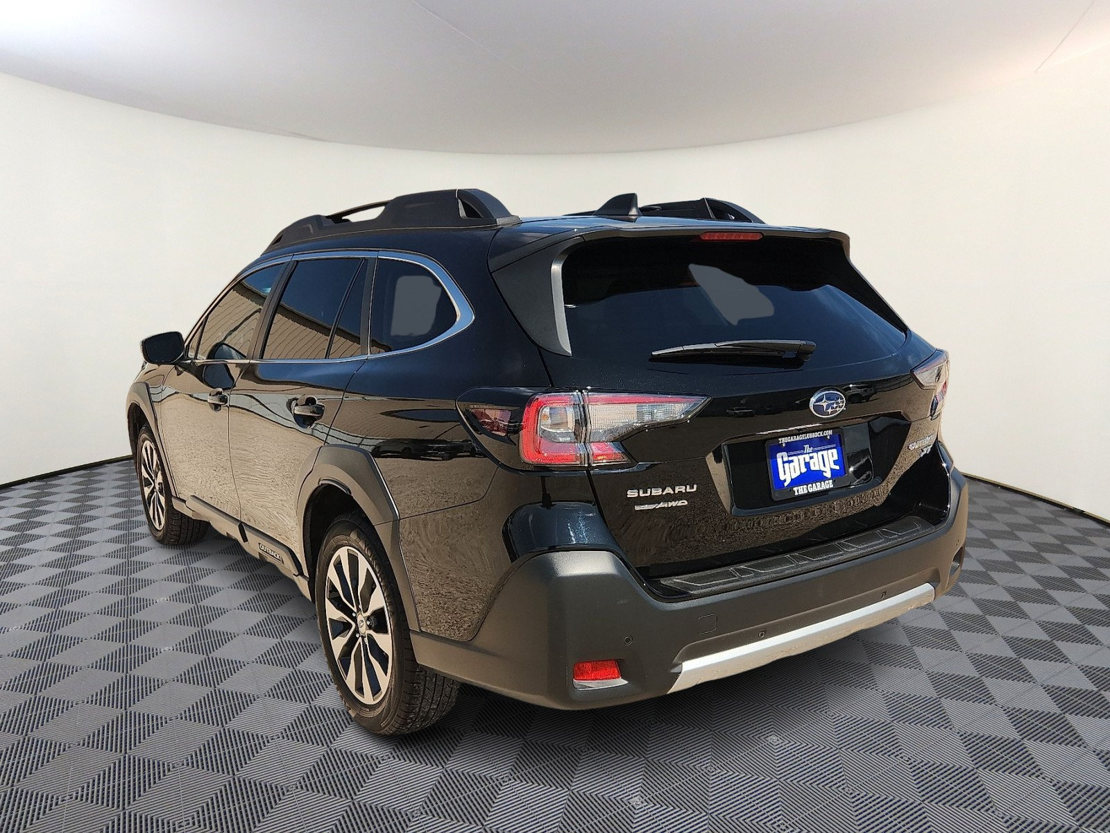 Used 2023 Subaru Outback Limited XT AWD/4WD image 3