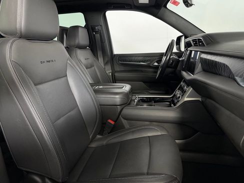 Used 2021 GMC Yukon Denali w/ Denali Ultimate Package image 35