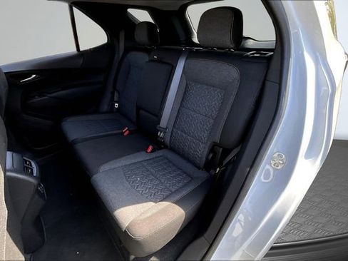 Used 2024 Chevrolet Equinox LT FWD image 22