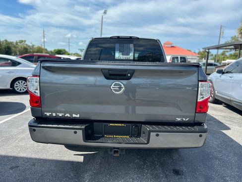 Used 2017 Nissan Titan SV RWD image 7