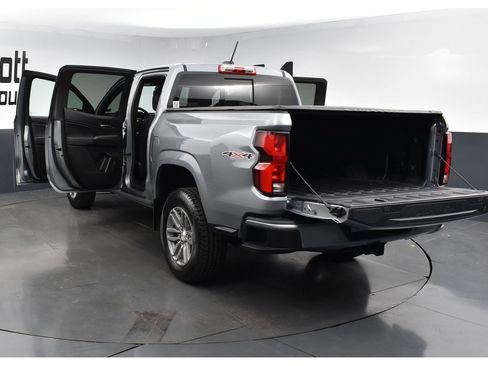 Used 2024 Chevrolet Colorado LT w/ LT Convenience Package III AWD/4WD image 27