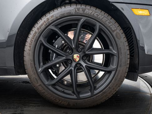 Certified 2024 Porsche Macan GTS AWD/4WD image 14