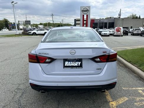 Certified 2024 Nissan Altima 2.5 SR w/ SR Premium Package AWD/4WD image 7