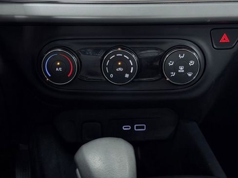 Used 2024 Chevrolet Trax LS w/ Driver Confidence Package FWD image 28