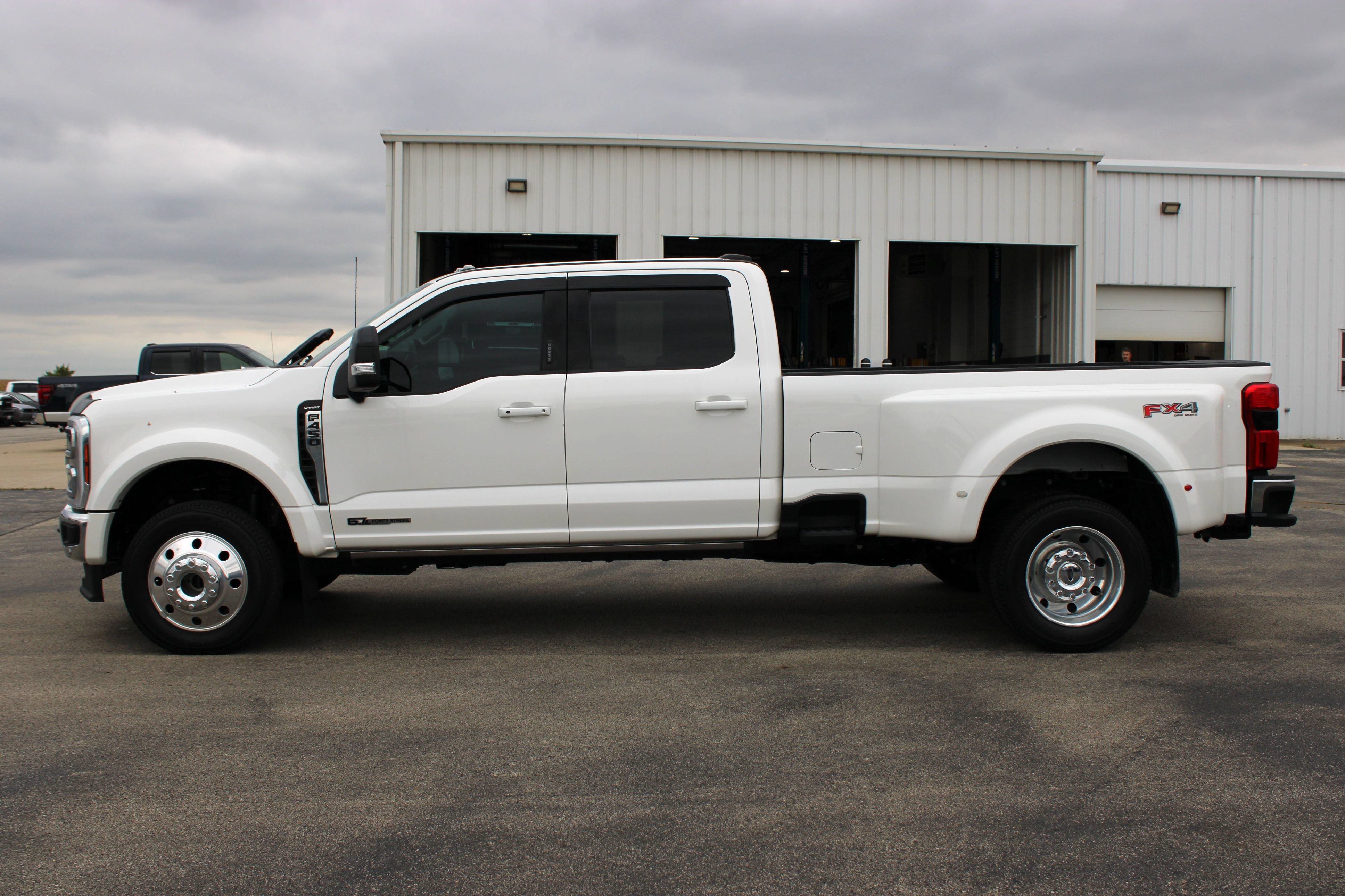 Used 2024 Ford F450 Lariat w/ Lariat Ultimate Package AWD/4WD image 5