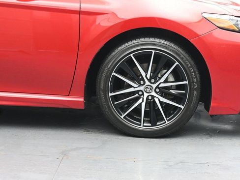 Used 2022 Toyota Camry SE image 11