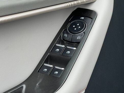 Used 2026 Ford Explorer Active w/ Active Comfort Package image 16